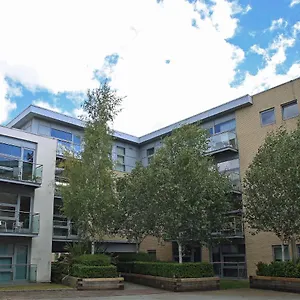 Alexander Lime Square Apartment
